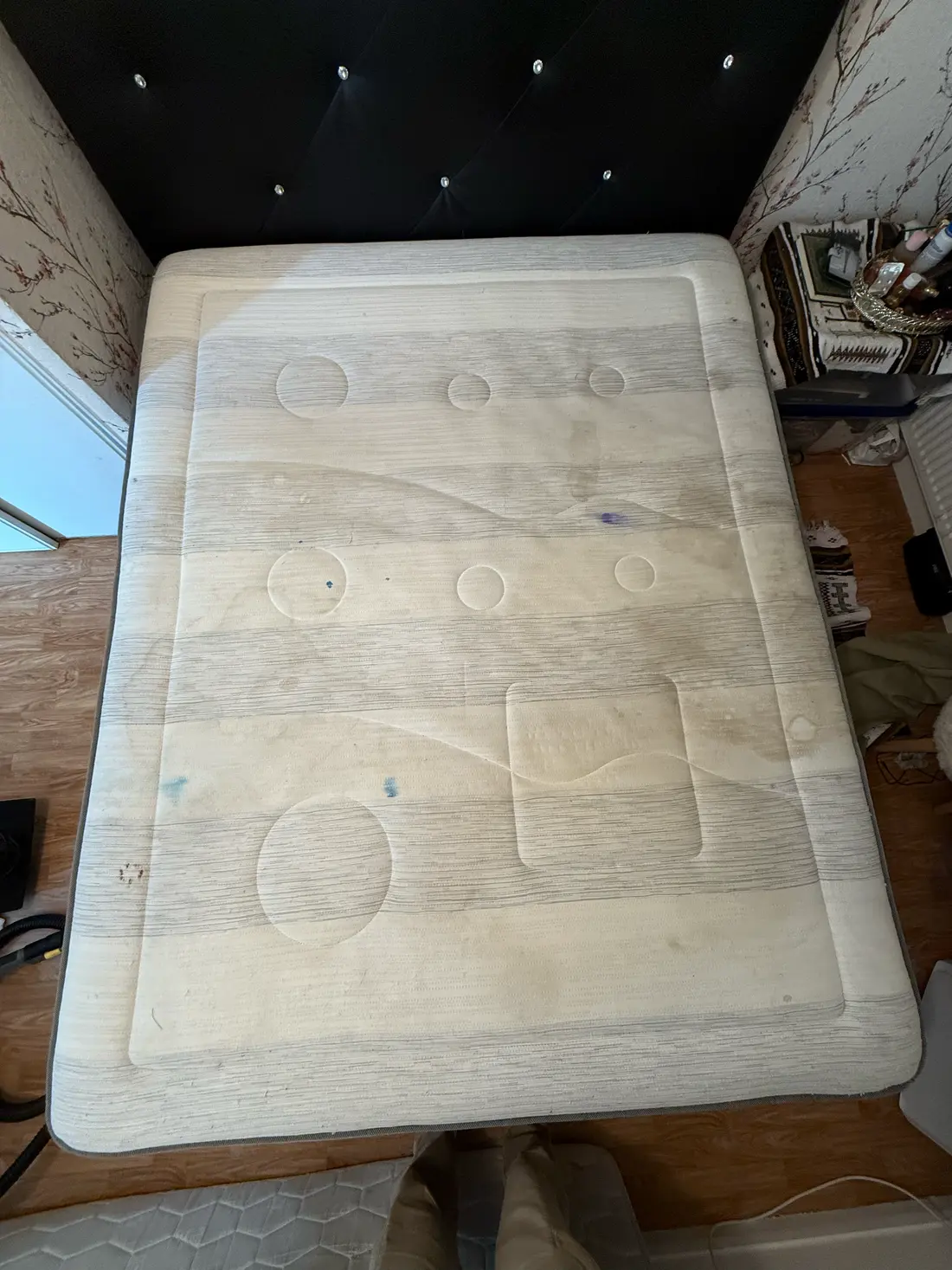 Matelas terni avant nettoyage